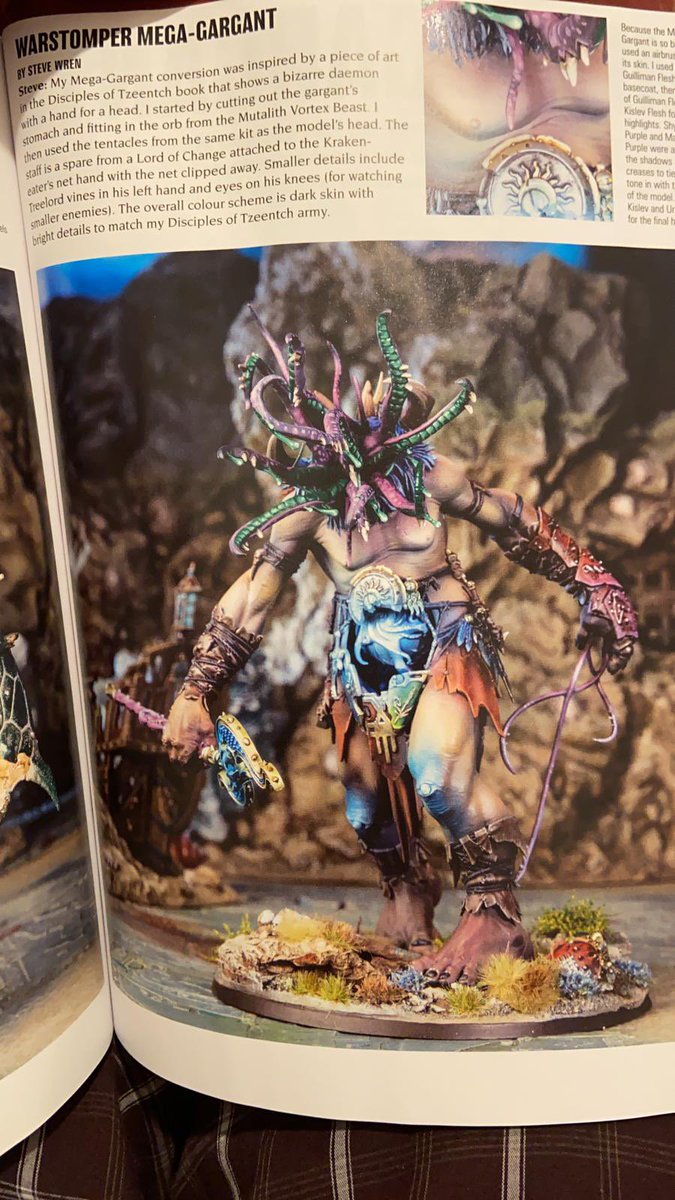 Stevewren's tweet image. The Mega Gargant that I painted for White Dwarf before the SoB book came out can finally be shown off! #tzeentch #sonsofBehemat