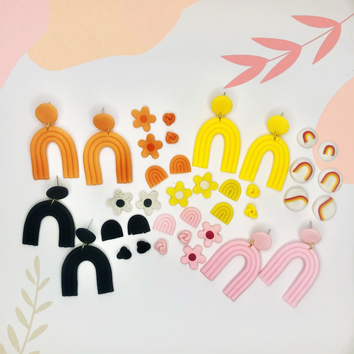 sydnicalderone's tweet photo. Hey everyone! Here’s a little update to my Etsy shop! These are great for yourself or as a Valentine’s Day gift❤️! Check out my insta @.Sydnisstudio or https://t.co/pYlCioQJgw https://t.co/kv0eN9TUdq