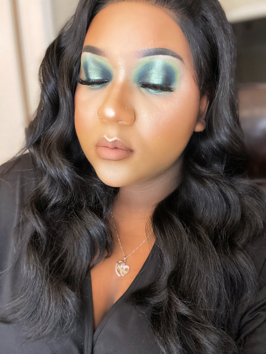 Switching up positions for you 💚🖤
<a href="/JeffreeStar/">Jeffree Star</a> 
<a href="/MorpheBrushes/">Morphe</a> 
<a href="/NyxCosmetics/">NYX Pro Makeup US</a> 
<a href="/LillyGhalichi/">Lilly Ghalichi</a> <a href="/lillylashes/">Lilly Lashes</a>
<a href="/juviasplace/">Juvia's Place</a> 
<a href="/ColourPopCo/">ColourPop Cosmetics</a> 
<a href="/Jaclynhill/">kyla</a> <a href="/jaclyncosmetics/">Jaclyn Cosmetics</a> 
<a href="/ciatelondon/">Ciaté London</a> 
<a href="/clarinsusa/">Clarins</a> 
Details on Instagram linked in bio🖤💚