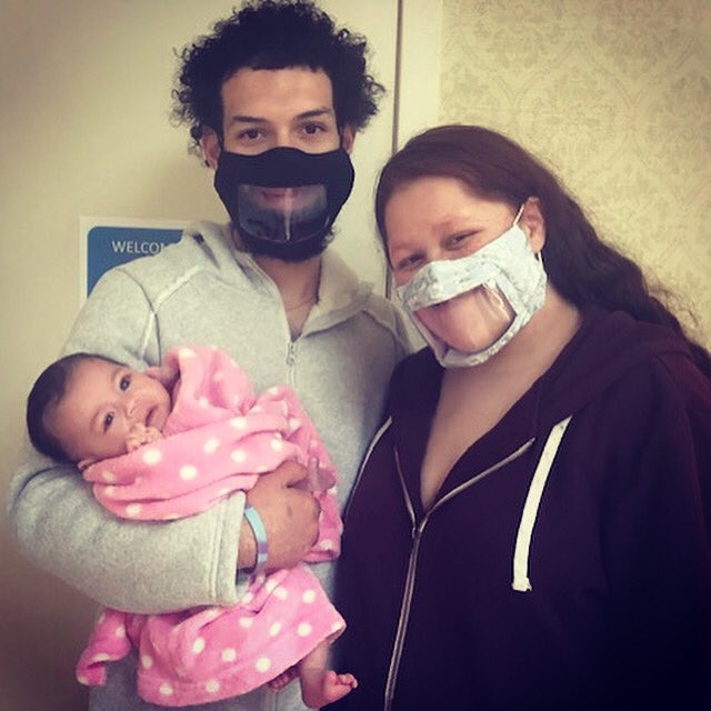 RMHC_CR's tweet image. Having mom and dad close by is some of the best medicine for a baby in the hospital. Being able to see them smile is even better. 🥰 

Special thanks to @extendher for the generous donation of transparent face masks for our families. #KeepingFamiliesClose #SharingSmiles