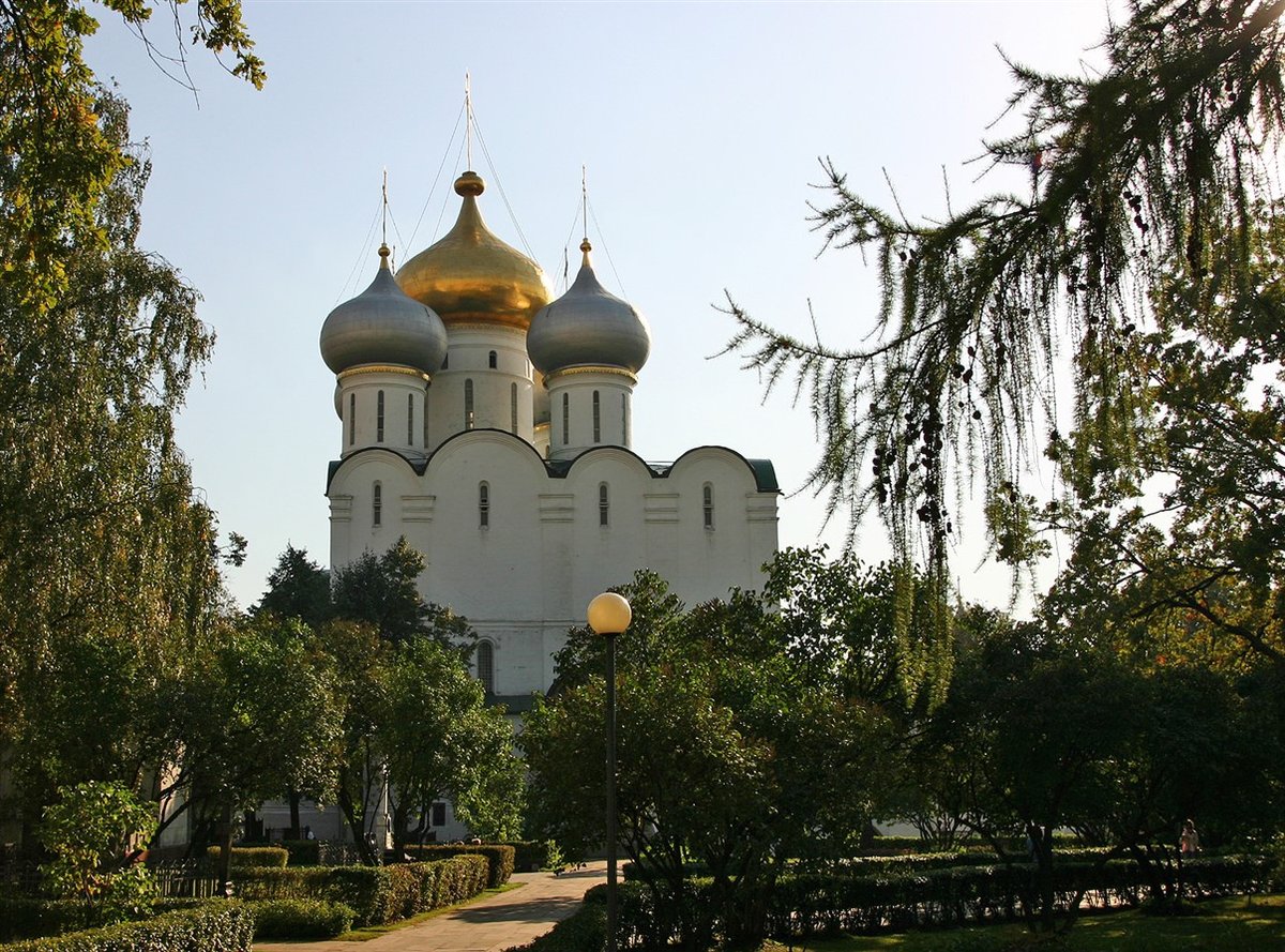 our_w_heritage's tweet photo. If you visit #Moscow, make sure to include a visit to the #Novodevichy convent. Such a beautiful spot!
https://t.co/WbnbeBzxuW
#Russia #citytrip #wanderlust #architecture #orthodox #Kremlin #redsquare https://t.co/FUVIkFpg1f