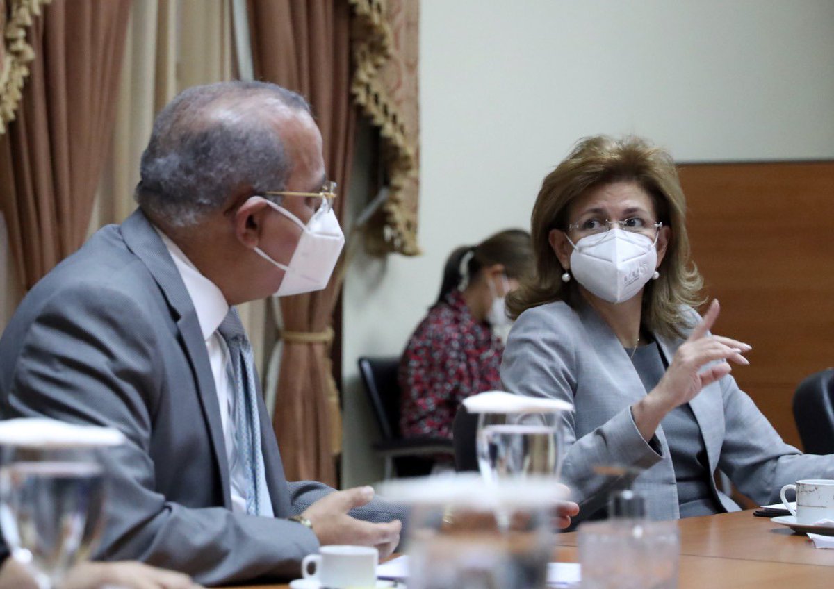 SaludPublicaRD's tweet photo. El ministro de Salud Pública @plutarcoariasmd, participó este martes en la reunión del #GabineteDeSalud coordinado por la vicepresidenta @RaquelPenaVice. https://t.co/XF4BsFwaqV