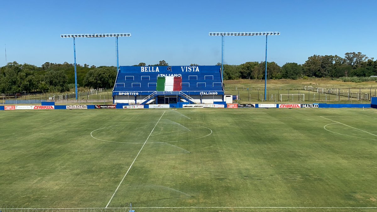 _FerGG's tweet photo. Hoy desde el República de Italia, para cubrir #SportivoItaliano vs #SanMartindeBurzaco https://t.co/dwEk2kg5hS