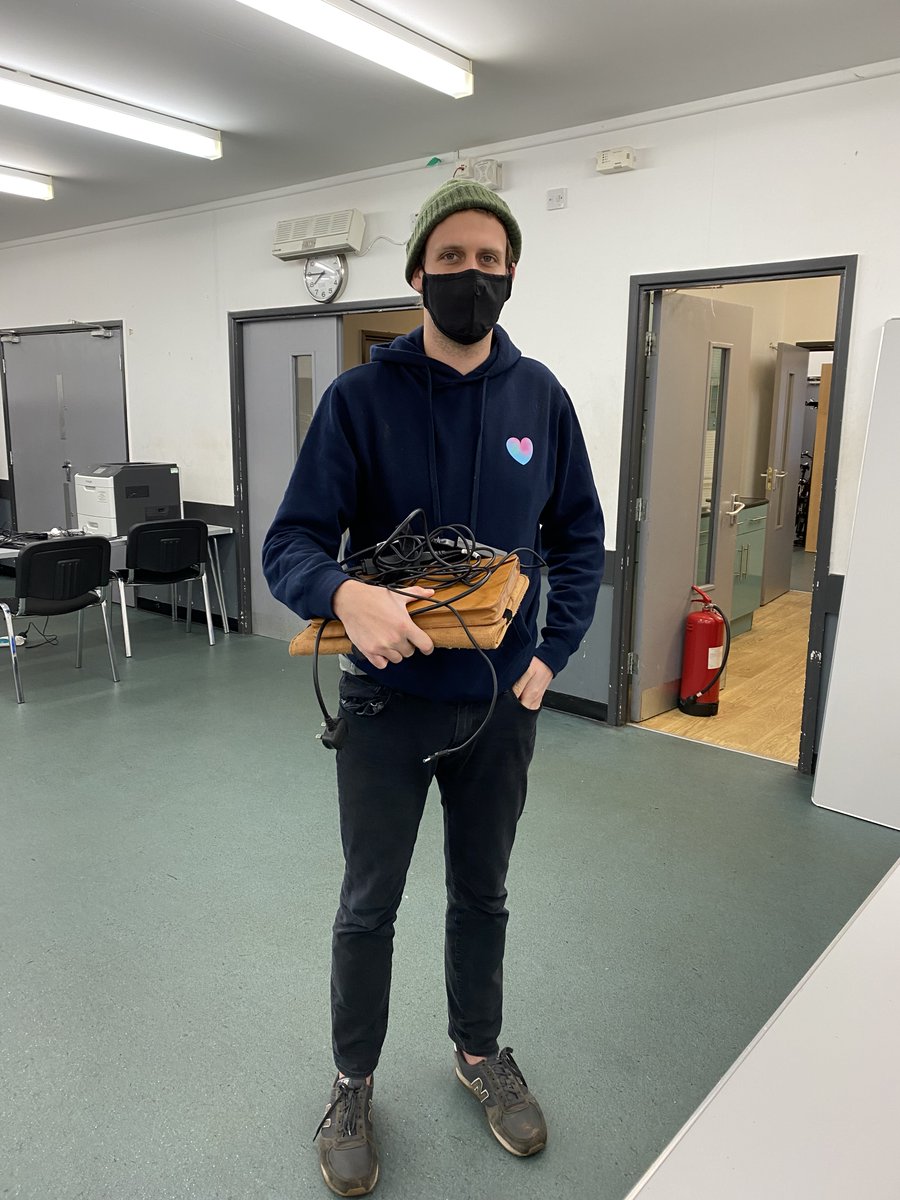 PWRtoConnect's tweet photo. Donations were flooding in this morning to #PowertoConnect. We have had 15 devices arrive and we are 10 devices away from hitting the 500 donation mark! We would love to hit this target this week with your help! Please retweet &amp; share #LaptopsforLearning 💻🔌⭐️ @BatterseaPwrStn https://t.co/JqRPW1G6Kc