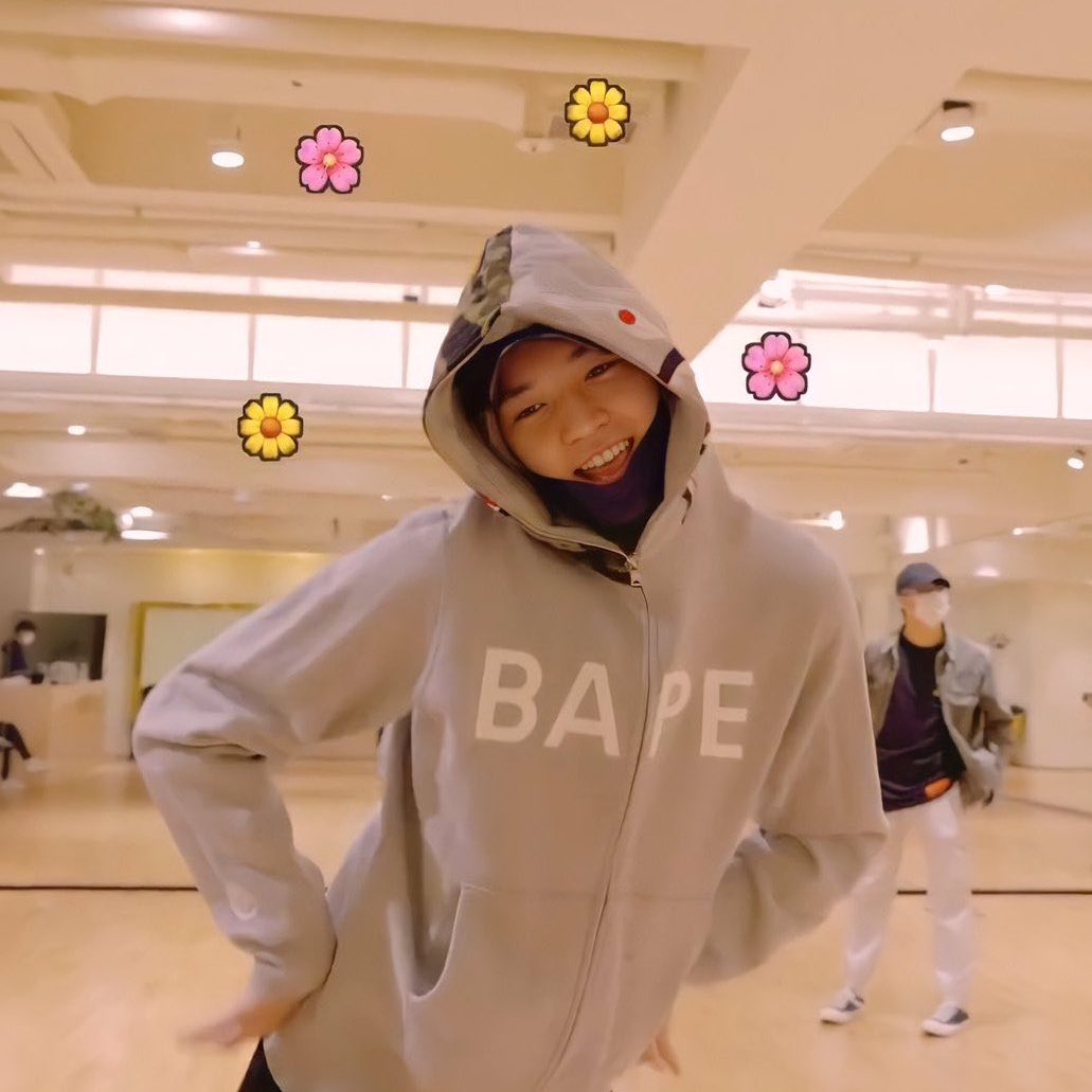 mrkdejun's tweet photo. i’m back just to say hiiii :] how are all of my moots doing !!!! i miss u guys oi 🥺 if u still don’t have my ig pls lmk since i’m still not too active on twt ! ^^ https://t.co/bT6Nu5lwMG