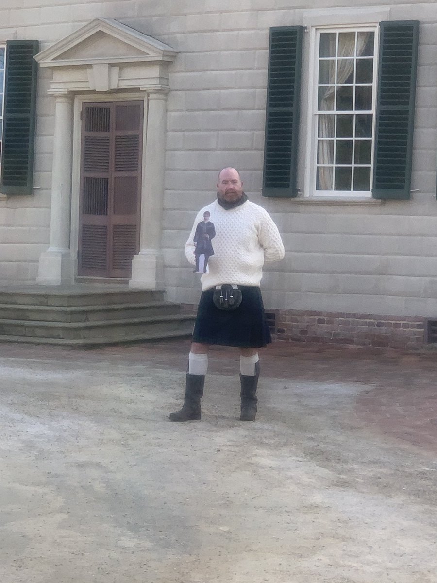 ckatz76's tweet photo. @Outlander_STARZ @grahammctavish @SamHeughan @MenInKiltsSTARZ #flatjamie #kiltedmen @MountVernon my husband Joshua and Wee Flat Jamie visited George Washington’s Mount Vernon this morning! Enjoyed one another’s company a great deal. Even flashed some Knee! https://t.co/kECi7mi8ET