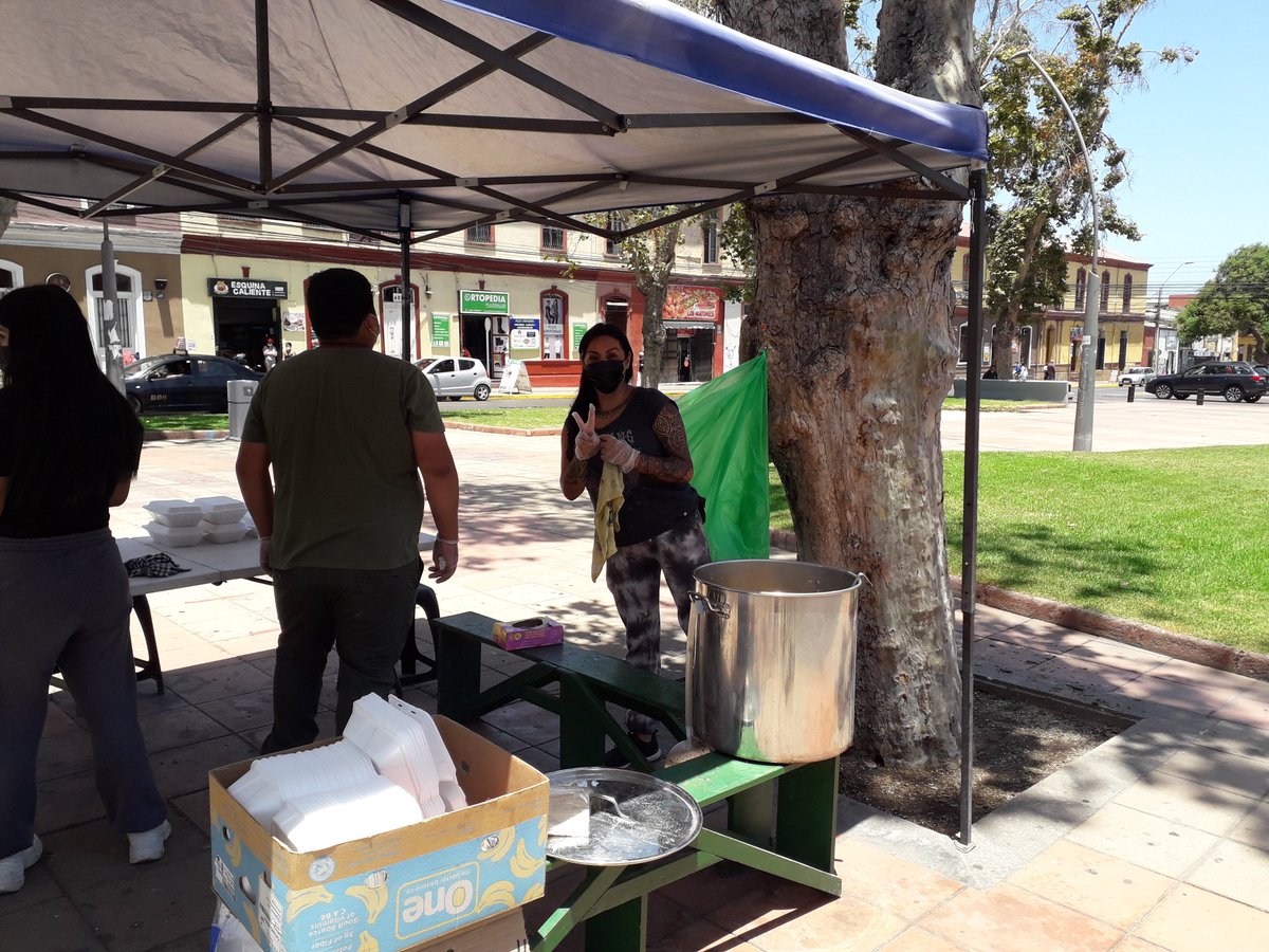 ollacomunchile's tweet photo. Una jornada más este martes con unos ricos garbanzos, más de 80 porciones en el Centro de La Serena. Apaña la Olla. https://t.co/LofrfqJPjv