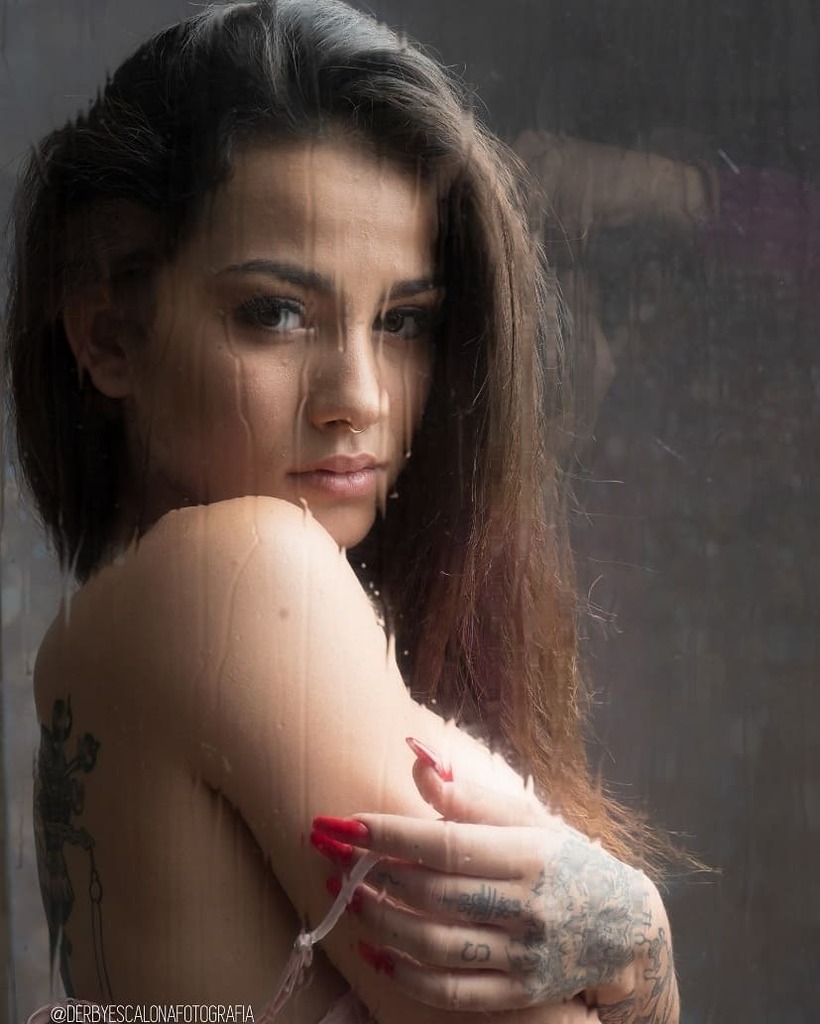 DerbyEscalona's tweet photo. Si ves bien lograrás ver más de lo que hay a simple vista
.
Y tu que ves?
.
.
Modelo: @ayelen_colom
#bcn #barcelona #spain #followme #follow #girl #girlstyle #hotwomen #instagirl #femalenude #femalemodel #femalemodels #modelosfemeninos #bcnmodels #gymg… https://t.co/M8dppNKE5i https://t.co/ettIHWnwBw