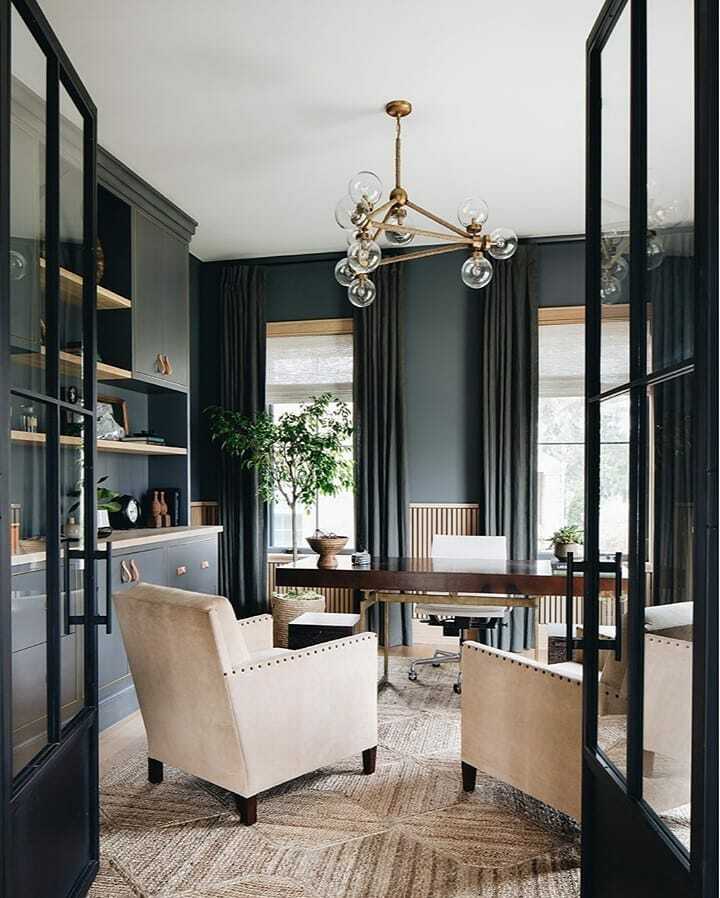 LayaDecor's tweet photo. Home office design received a lot of attention last year. This open and yet moody home office has contemporary elegance to it. 

#homeoffice #homeofficedesign #homeofficeinspo #greenwalls #greendecor #elegantinteriors #layadecor https://t.co/LQGwUfMA85 https://t.co/AG9qAUgMLL
