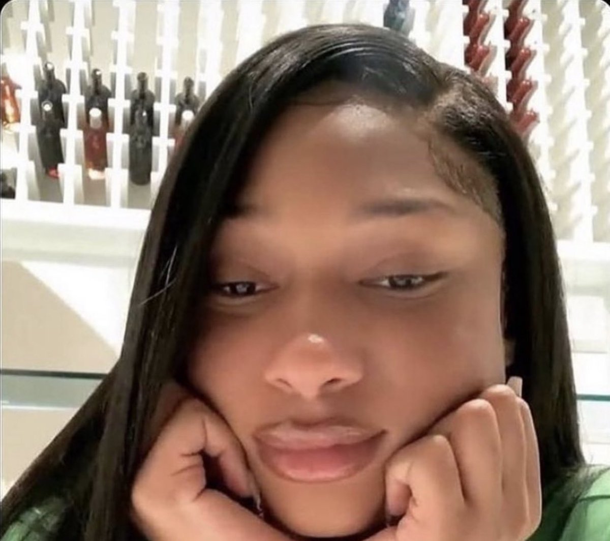 skaijackson's tweet image. I want flowers for Valentine’s Day