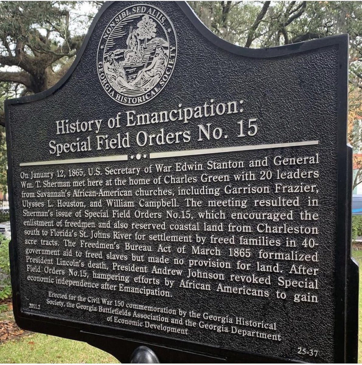 GoddessNoir1's tweet photo. @WhipClyburn No everybody can't...that's the reason why a Black National anthem was createdπππ #NeverForget #Freedmen #ReparationsNow #RacialCasteSystem https://t.co/vSRs7oqnGI