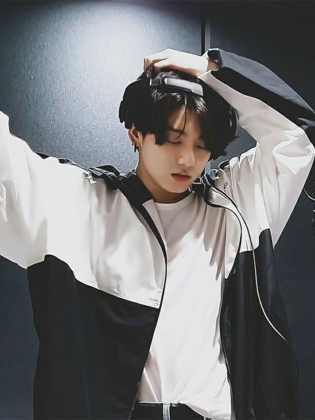 Jungkook's professionalism in three parts         ~ a much needed thread 