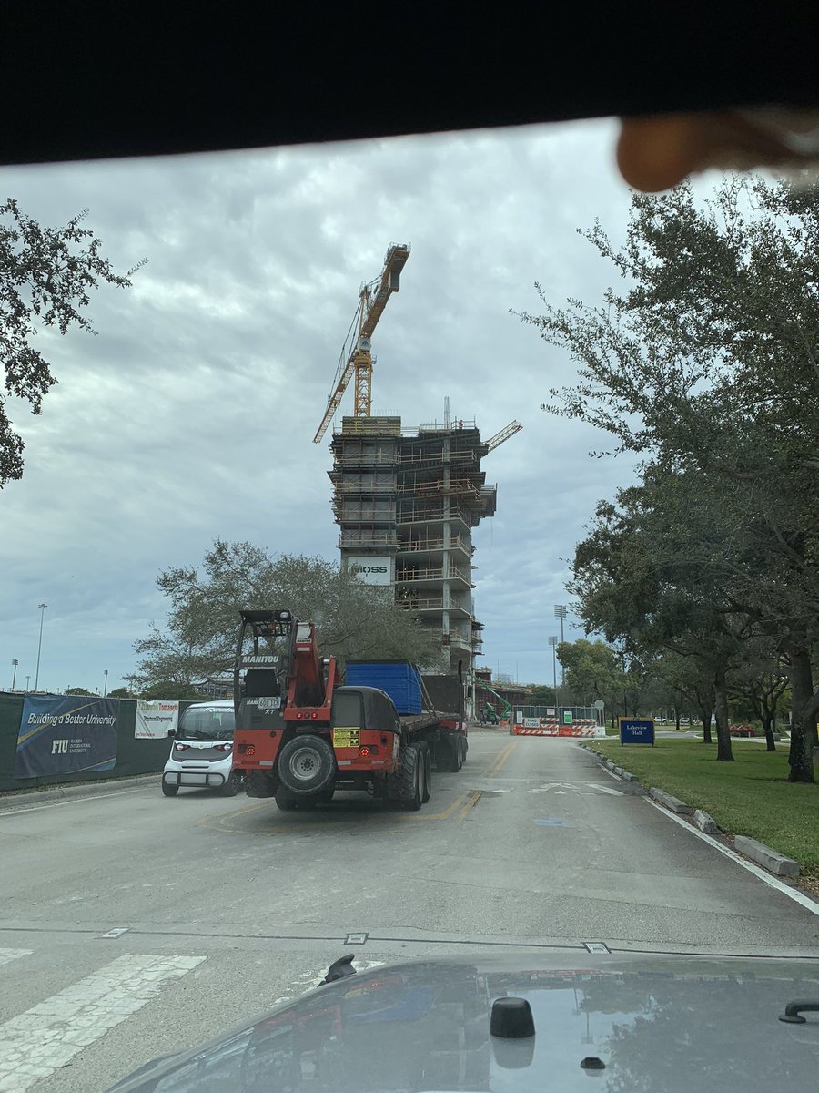 mferr182's tweet photo. coming along pretty well ! #bcn2210 #fiu #fiumossschool #construction @FIU_Mossschool https://t.co/8DbsdtF3Md