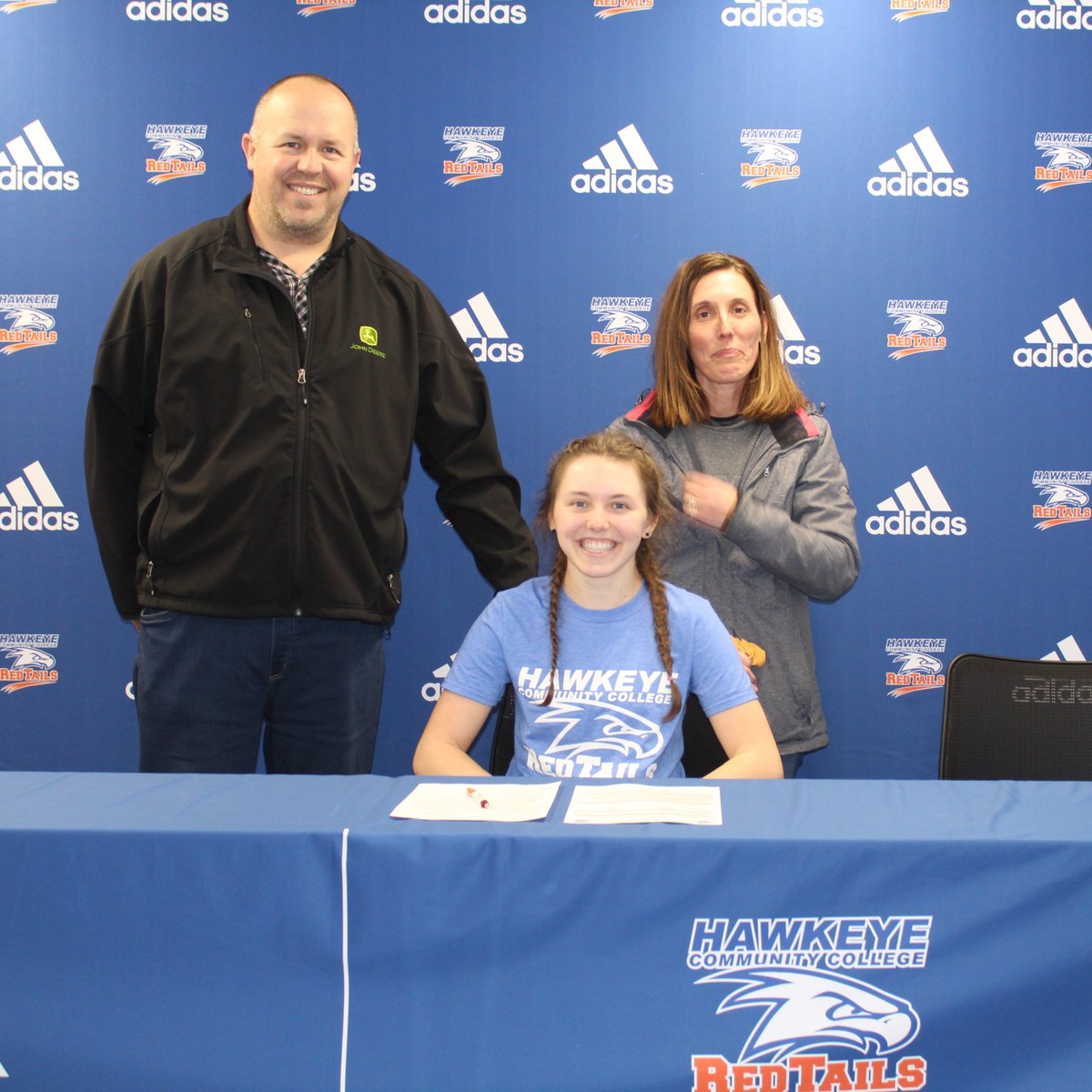 RedTailTrackXC's tweet photo. The Women's Track & Field would like to give a warm welcome to Mattie Jansen. Mattie is a sprint specialist from Waverly Shell Rock! #RedTailsRising #RedTailsTrack https://t.co/EArgeajaWa