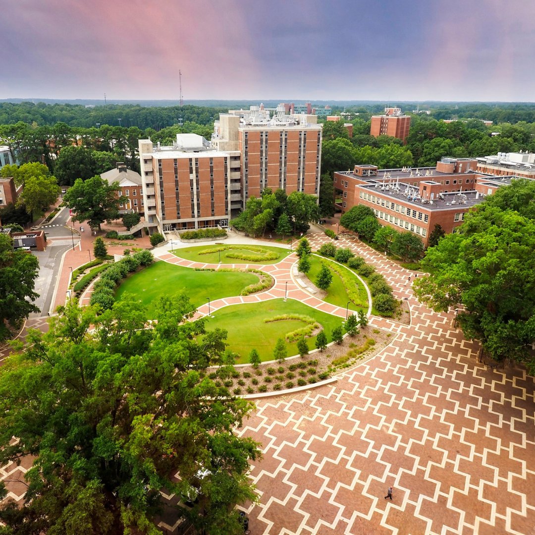 yugoraleigh's tweet photo. Be sure to follow @NCState, @MeredithCollege, or @WPeaceU for the latest campus news, class updates, and health and safety procedures.
๐ธ: @NCState
#maskupNC #NCstate #RaleighNC https://t.co/mqmc9B11GD