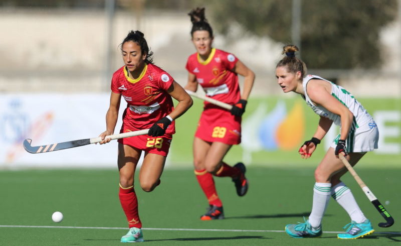 🏑 L'<a href="/AbsolutaFem/">RedsticksHockeyFem</a> guanya el segon amistós davant Irlanda amb gols d’Strappato i Ycart terrassadigital.cat/les-redsticks-… #redsticks #hockey #Terrassa #esportstrs 

[Foto: <a href="/rfe_hockey/">RFEH Hockey</a>]