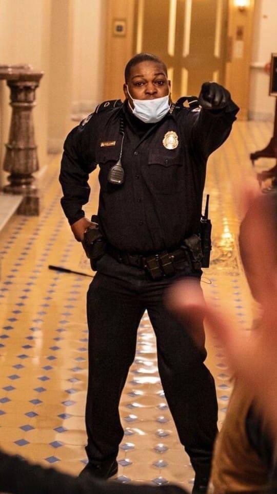 _SJPeace_'s tweet photo. Black Capitol police officers about what it was like to be in the middle of the coup attempt. 

“We were abandoned by our bosses &amp; left to endure racist abuse, repeatedly called the n-word, as we fought to protect democracy.” 💔

Eugene Goodman.

SAY HIS NAME AND NEVER FORGET. https://t.co/e04oKznNYG