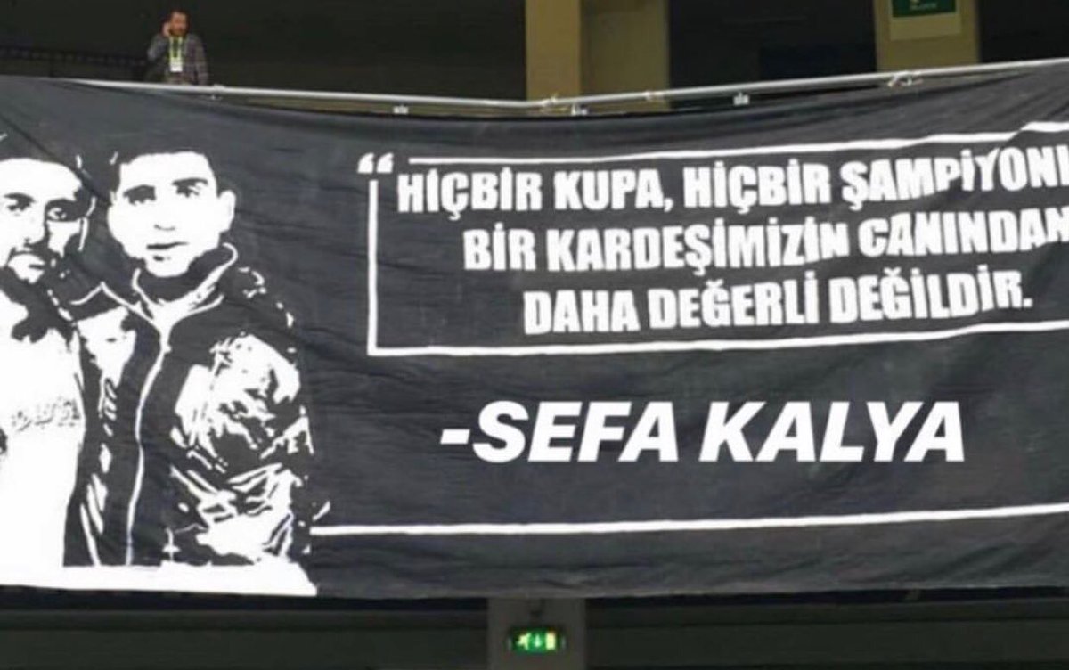 “Hiçbir kupa, hiçbir şampiyonluk bir kardeşimizin canından daha değerli değildir.”  #SefaKalya

Rahmetle anıyoruz.