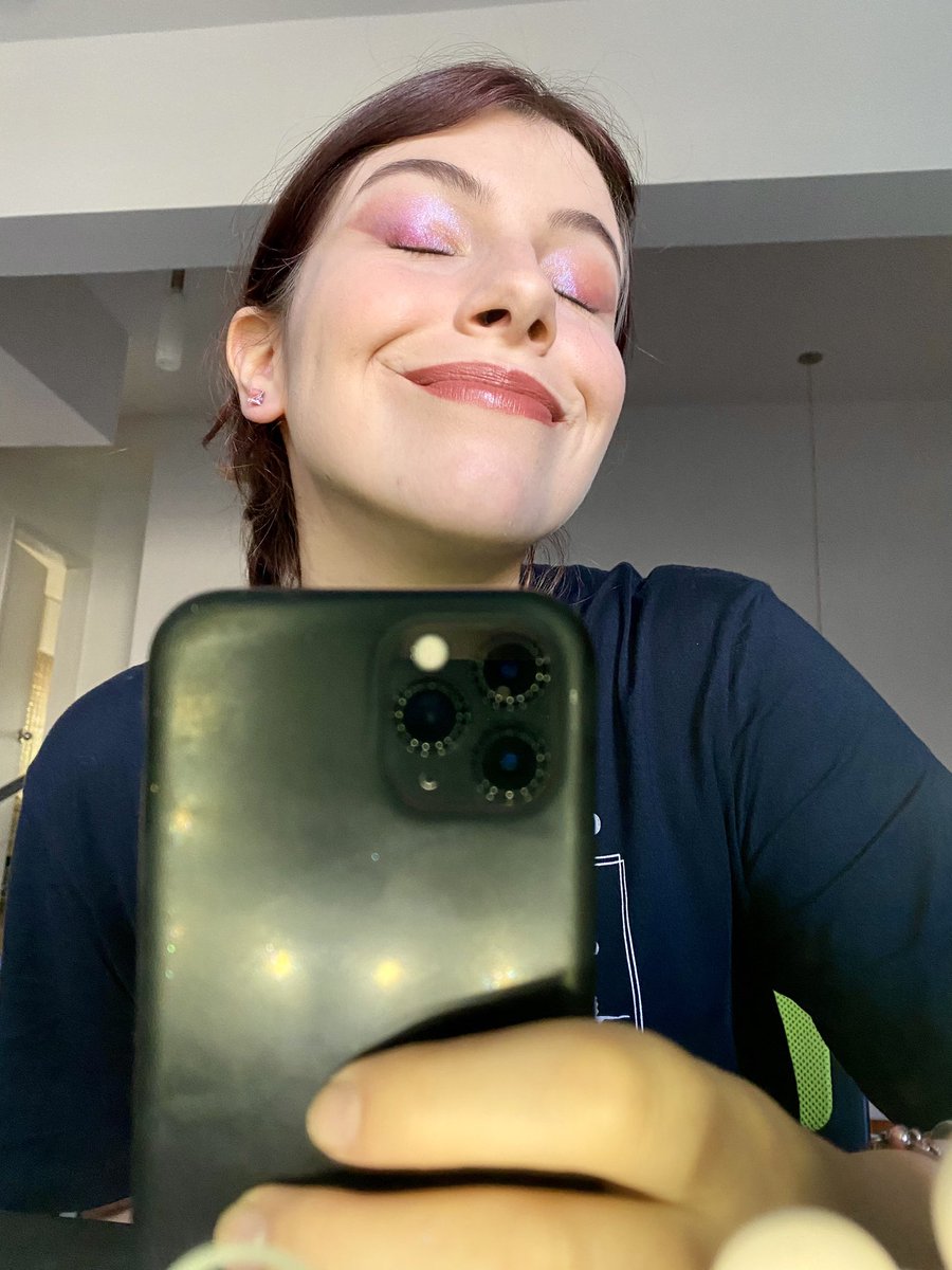 this is the very first time I wear makeup and I’ve never felt this pretty before 🥺 im literally OBSESSED! thank you so much for this <a href="/rarebeauty/">Rare Beauty</a> <a href="/selenagomez/">Selena Gomez</a> 🥰❤️
looking forward the next collection and “De una vez” 👀 thx again and love u