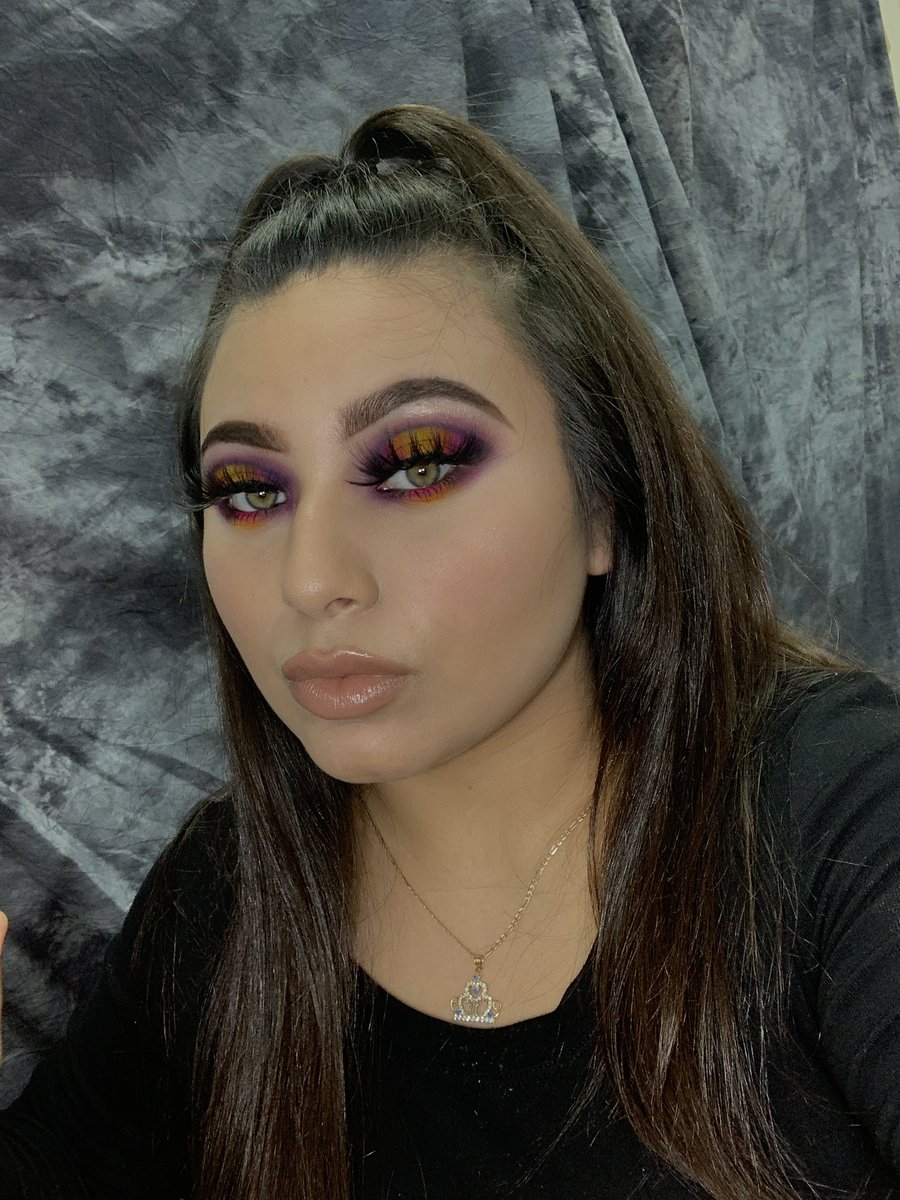 llanet137's tweet photo. Follow me on Instagram makeupbyneidy💄🎨  #jamescharlespallet #makeupartist #explorepage #Instagram #followme #sunsetlook #makeup https://t.co/ygz0iAg1LT