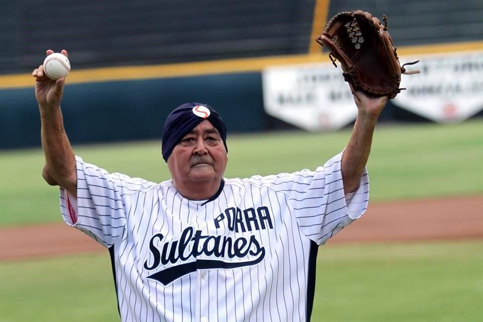 NacionSultan's tweet photo. El mas contento en estos momentos sería "El Jelipe" de ver al equipo de sus amores en las semifinales de la #LMP 

#SultanesPorTodo #HastaElUltimoOut #NacionSultan https://t.co/vo6G9CB2g1