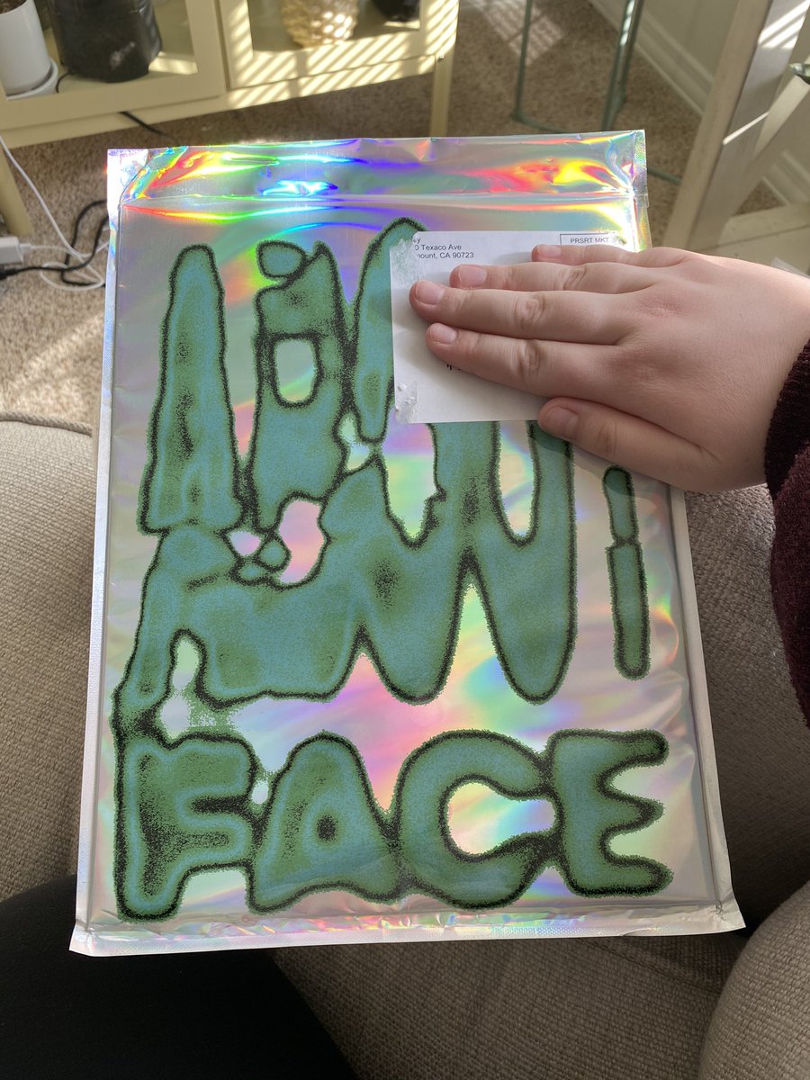 ✨ABOUT-FACE ZINE GIVEAWAY✨

I have an extra about-face zine (it was sent to my mom) so let’s do a giveaway!! 

International (if the winner lives outside of the US they will have to pay for shipping)

Rules:
✨ Follow us
✨ Like &amp; RT this tweet! 

Giveaway ends Jan. 16th!