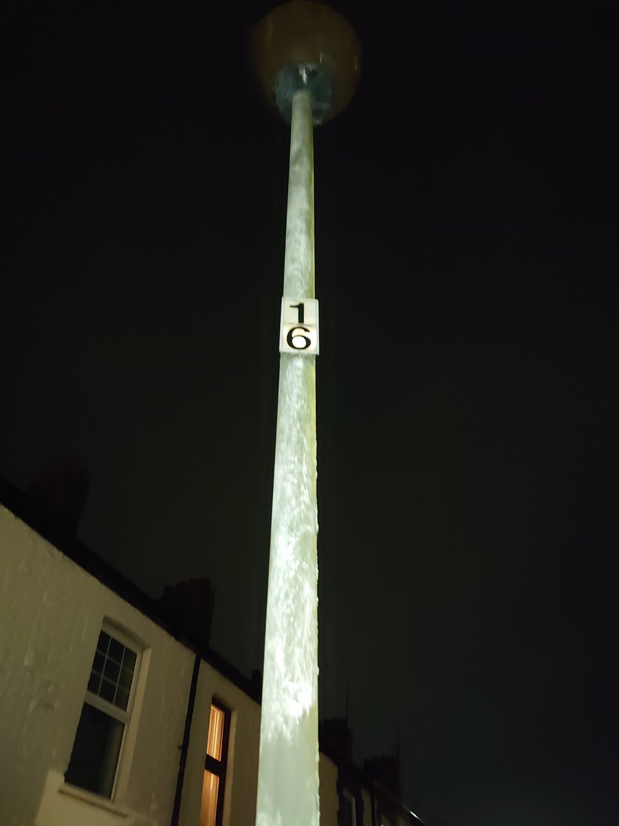chris2jenkins's tweet image. Still waiting for number 16 to be fixed in Rhymney Street #quickquerycardiff