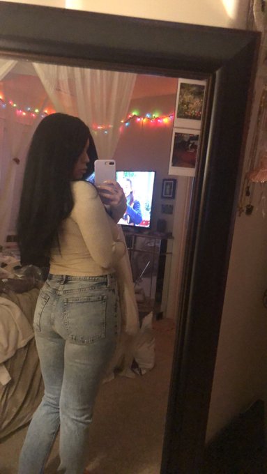 My thighs https://t.co/lQDk8QgSLd