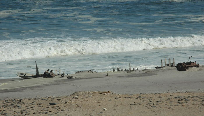 and it offers almost zero chance of survival. The weather, hot winds, and lack of food, and water makes it difficult for travelers to explore this silent place.