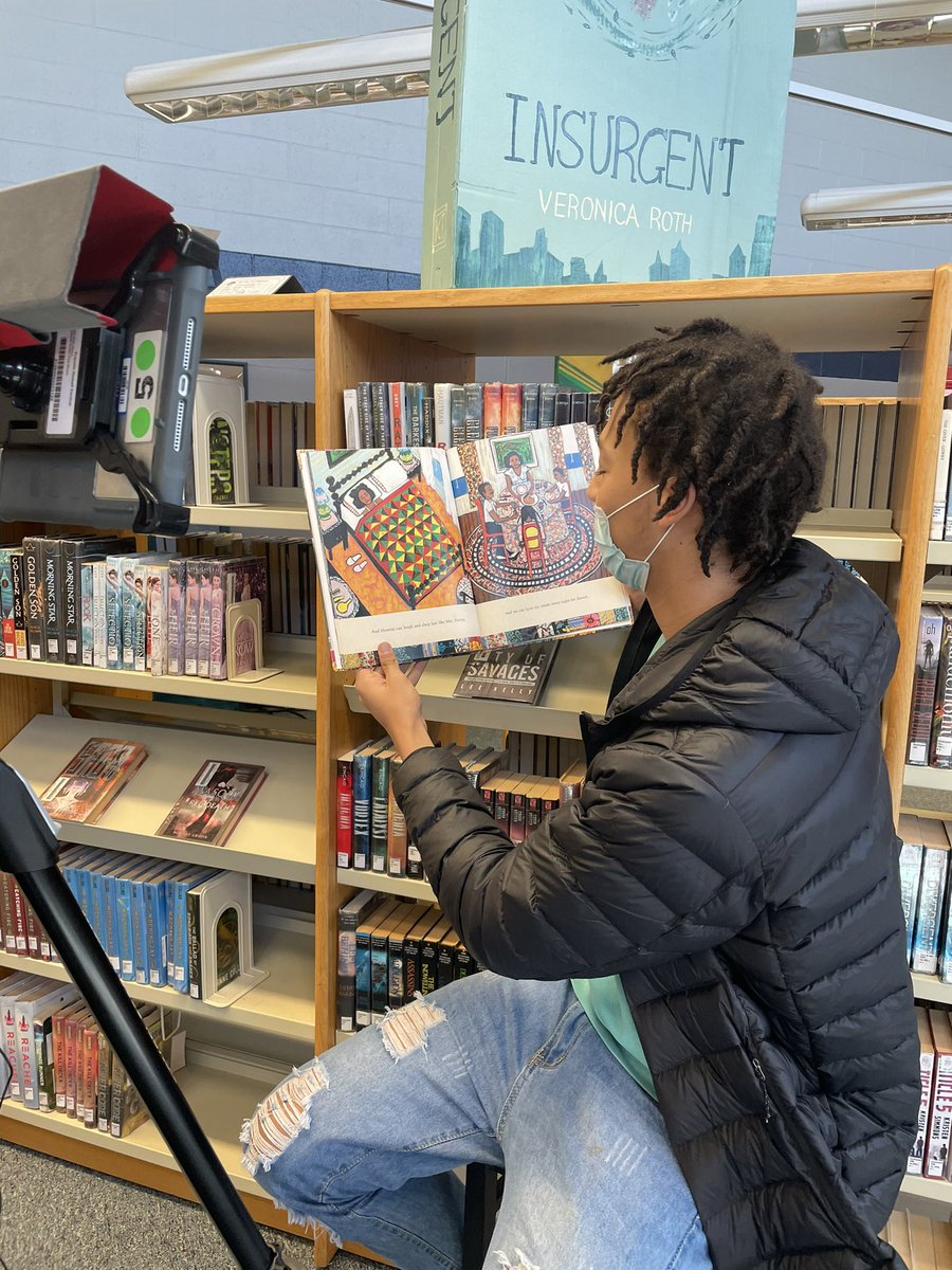 FhcMACScholars's tweet photo. MAC Scholars recorded their #readlikeme books today! Stay tuned to hear their voices and connect with us!! https://t.co/JdjhO1TS1B