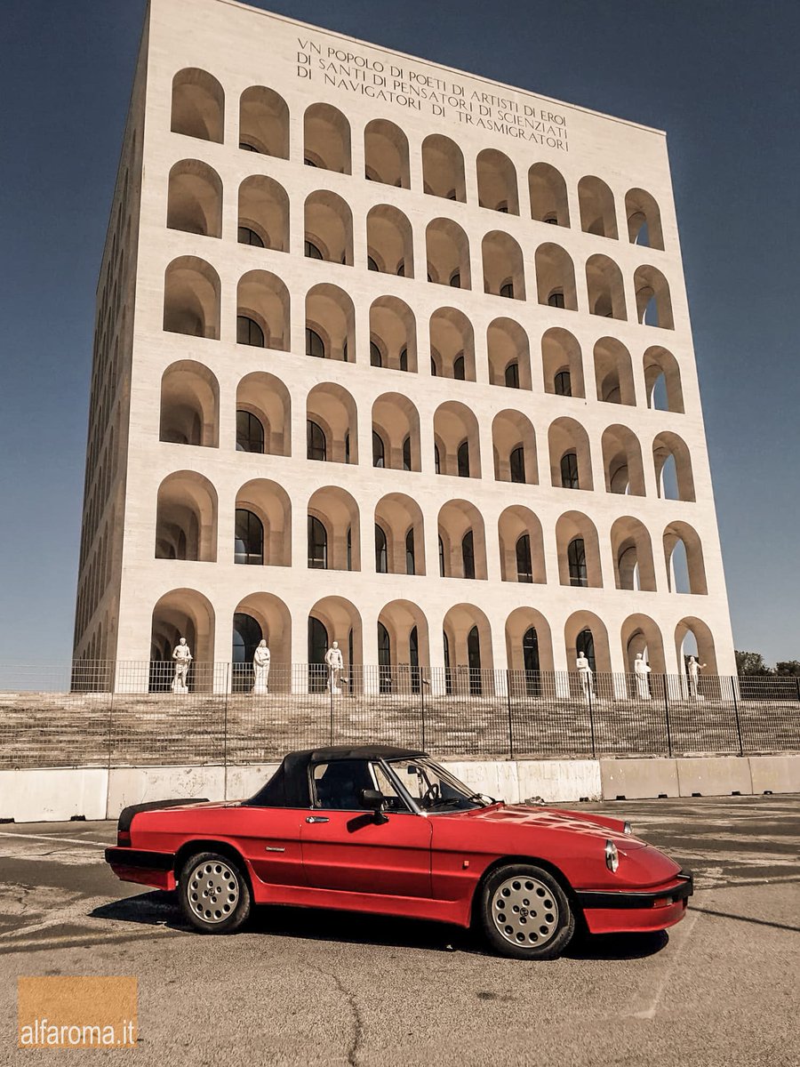 Contest Fotografico Alfa Roma, tema odierno Coupè &amp; Spider.
Vince Alfa Spider quadrifoglio verde immortalata sottonal palazzo della civiltà Italiana 

#spider #alfaromeo #duetto #quadrifoglioverde #Alfaroma #Roma