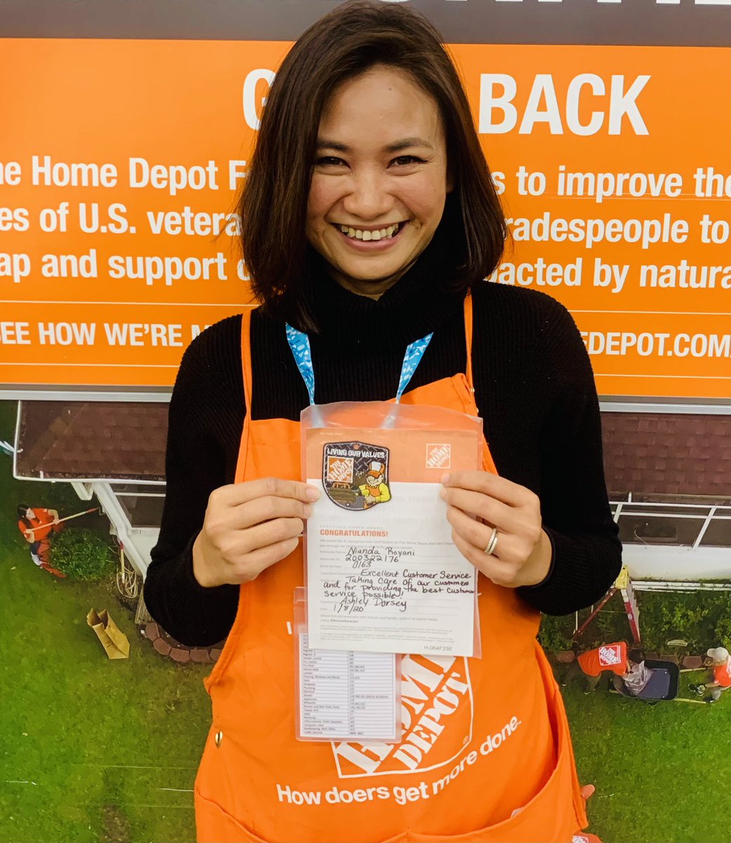 Congrats to D90 cashier Nianda on her first #homerbadge! She has quite a few mention on the VOC and she is always taking great care of our customers. Thank you Nianda for helping build a great culture at the #Great163 <a href="/Mikepowell_lead/">Mike Powell</a> <a href="/MrsBJBsbaby/">Conswalla Billings</a> <a href="/chancejsmith89/">Chance Smith</a> <a href="/YvonneL121/">Yvonne Lee</a>