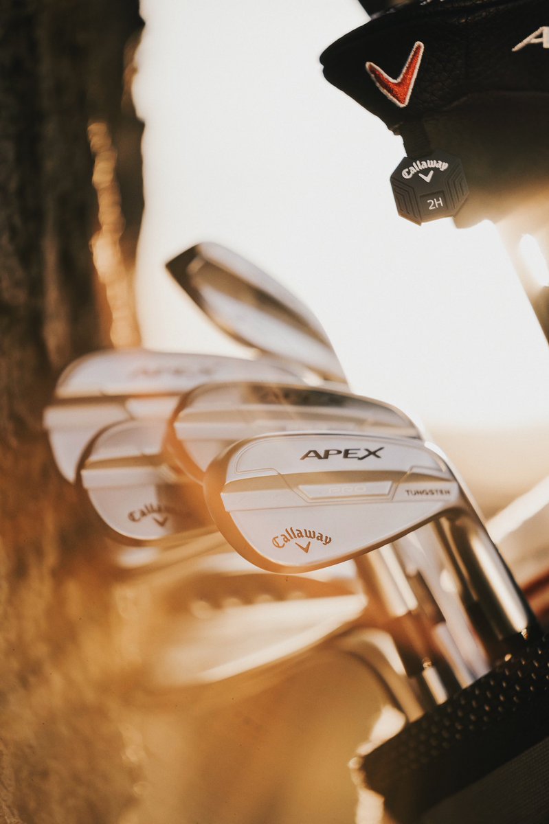Flawlessly forged. 🤤🤤 If you want want speed and forgiveness in a player’s performance iron, the Apex Pro 21 irons are for you.