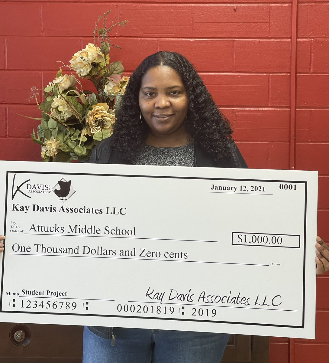 PaulaHisd's tweet photo. Big money is great once, but it can be twice as nice.  Attucks MS would like to thank Kay Davis Designs for providing the Attucks Patriots with a $1,200 scholarship for dance and a $1,000 donation to support all endeavors on campus. Keep getting partnerships Principal Wyllie! https://t.co/EtAhmfg9Mb