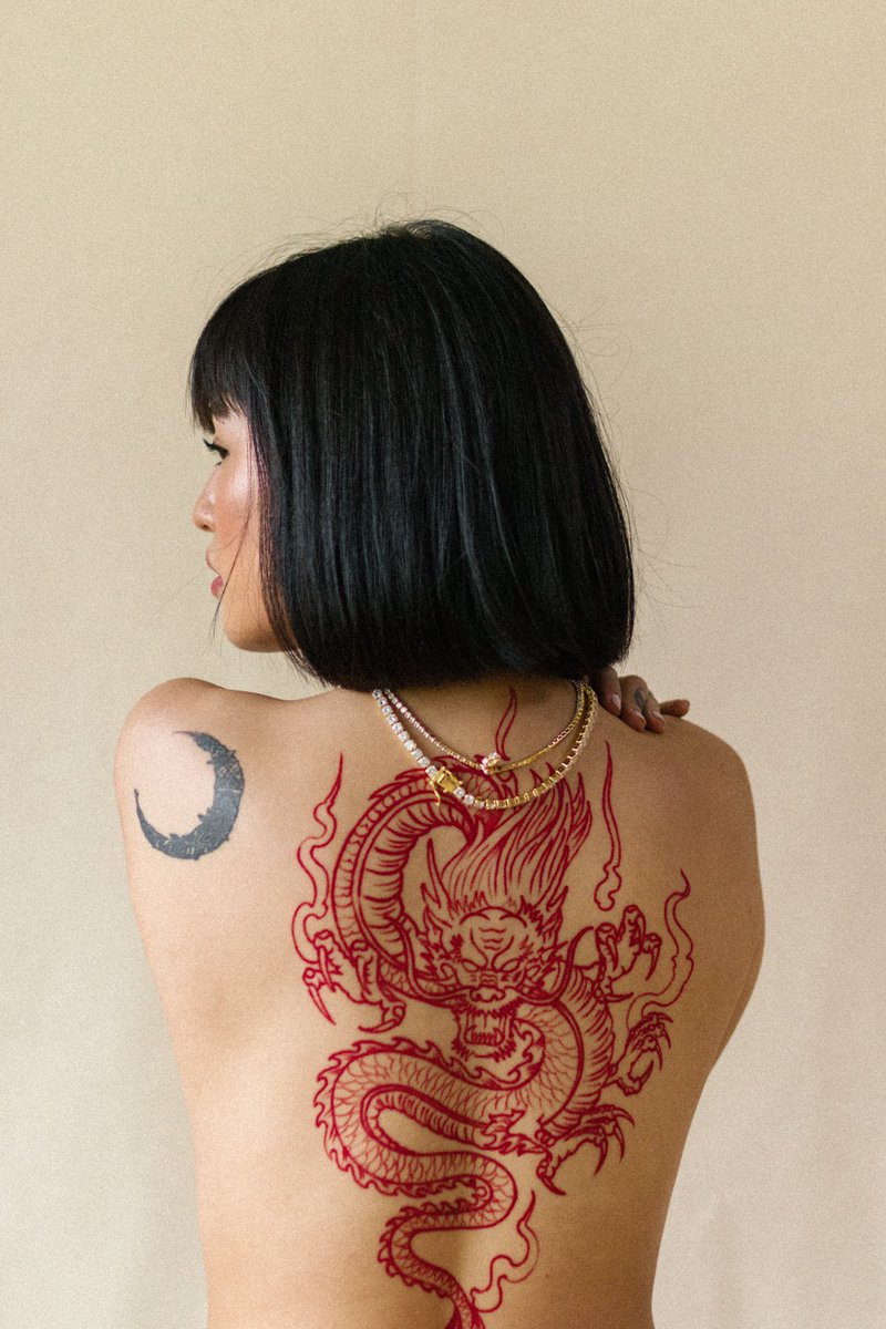 yayamiura's tweet photo. Só pra mostrar minha tatuagem mesmo https://t.co/mNQL7WfZwe