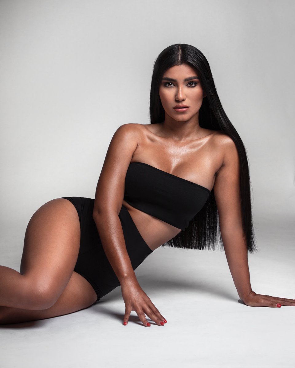 lcorderot's tweet image. skims🤎🧸