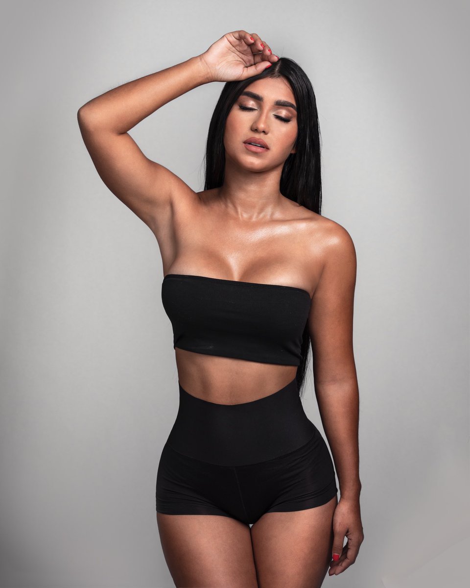 lcorderot's tweet image. skims🤎🧸