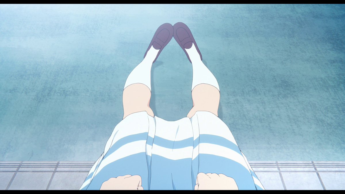 A lot of people were bringing up the Yamada-isms to me and I couldn't help but include this comparison because I can totally see it in a lot of scenes. Yamada is one of my favorite directors so seeing scenes like this that focus on legs and such is my jam!