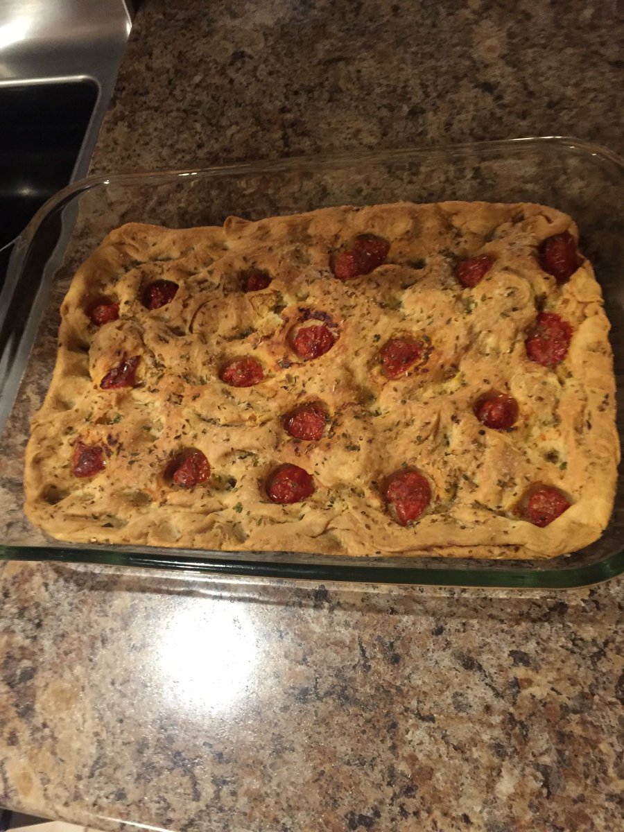 luvandgratitude's tweet image. Tonight’s creation: homemade focaccia bread. I’ll be playing with this recipe to perfect it, but overall I’m pleased with the result. 👍🏻

#focacciabarese #Puglia #ItalianRoots 🇺🇸❤️🇮🇹