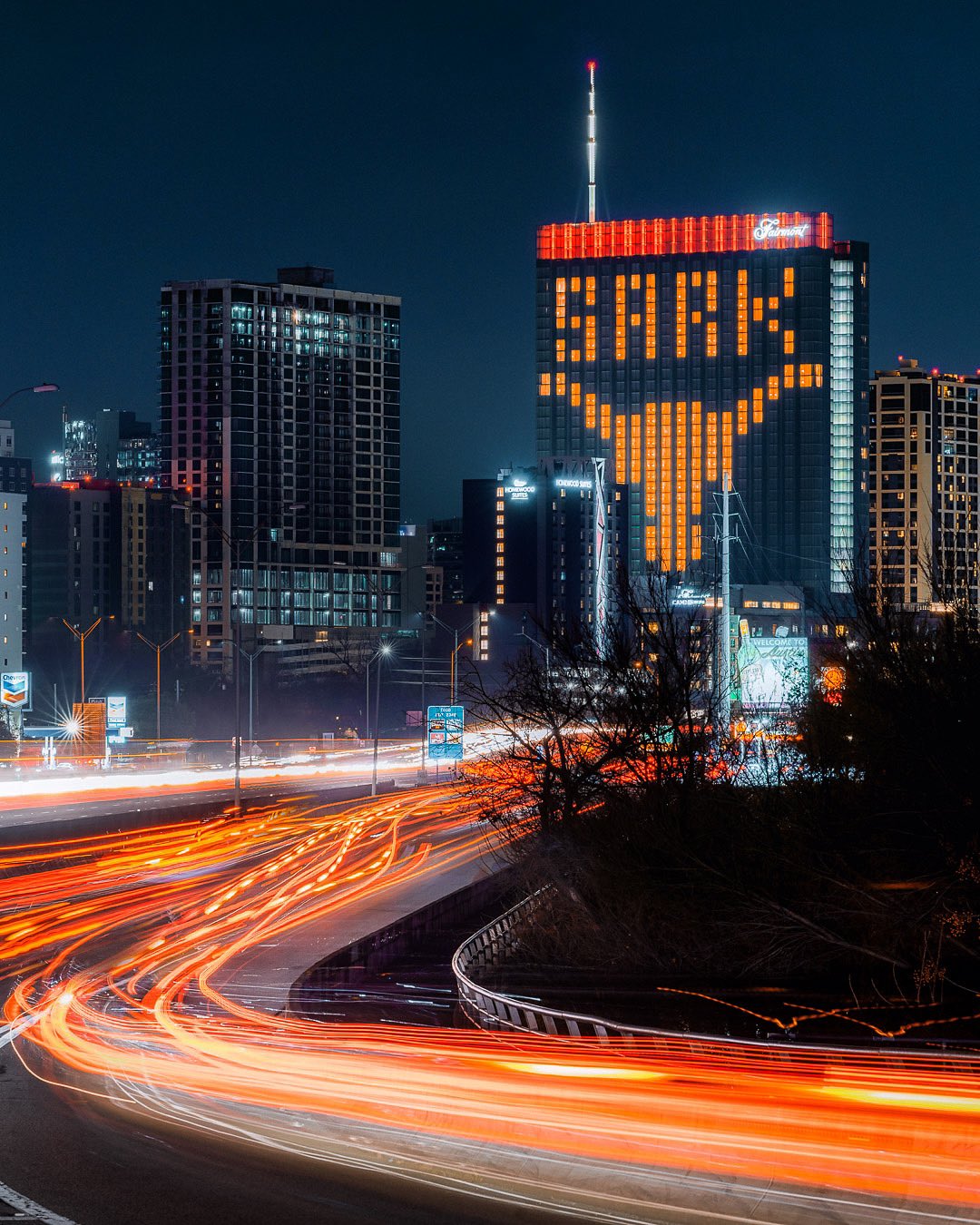 Erk8hU6XMAEa9UK?format=jpg&name=large