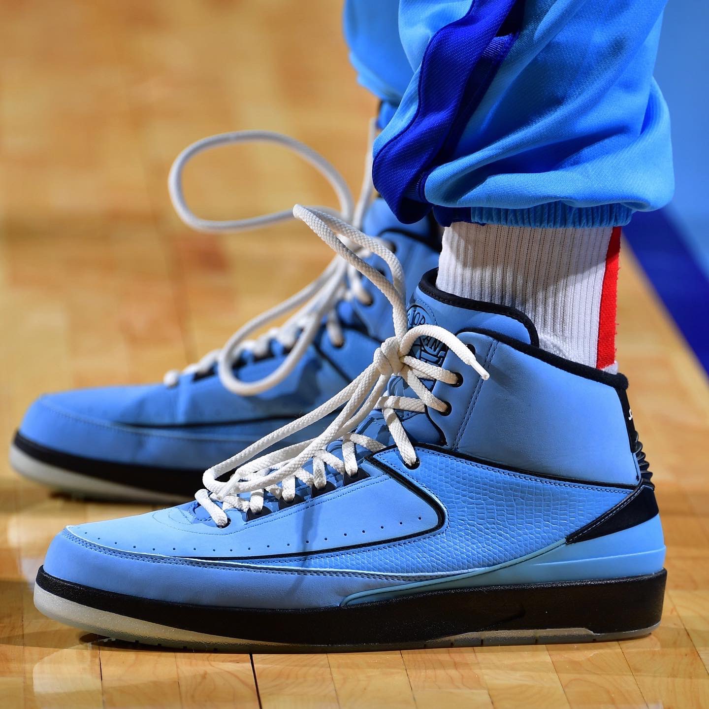 Jordan 2 top university blue