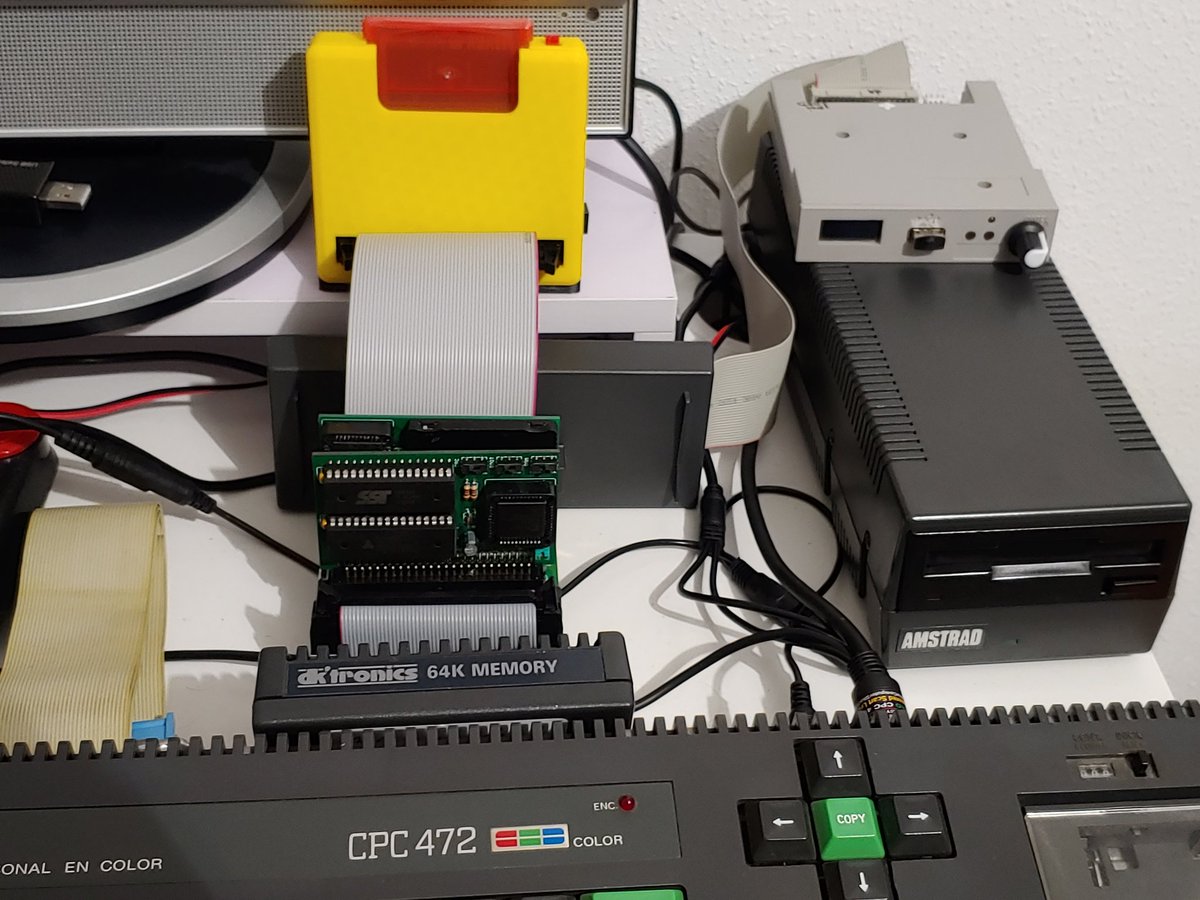 Nuevo DES para mi Amstrad gracias a <a href="/anakintf/">AnakinTF ⬜🟦🟨</a> <a href="/auamstrad/">Club AUA</a> y el equipo de <a href="/_Dandare_/">Dan Dare</a>  por hacerlo posible