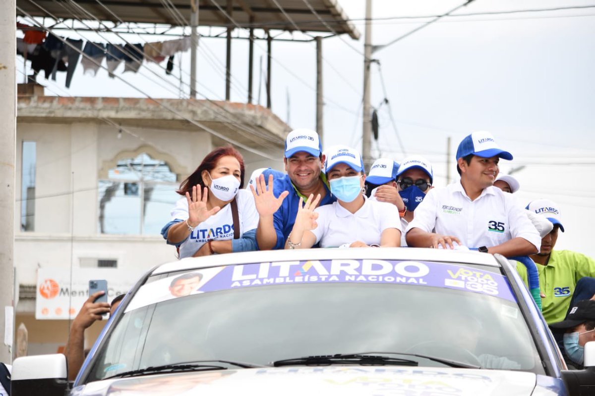 cesarlitardo's tweet photo. Seguimos recorriendo #Manabí y me siento muy satisfecho al ver que  #Jaramijó continúa confiando en el proyecto de @35PAIS. Hoy les queremos decir que juntos volveremos a ser la primera fuerza política del #Ecuador. 🇪🇨 ¡GRACIAS! 
@SandroVeraR
@anitabelenmarin 
#VuelveLa35 https://t.co/Z47pE66OQi