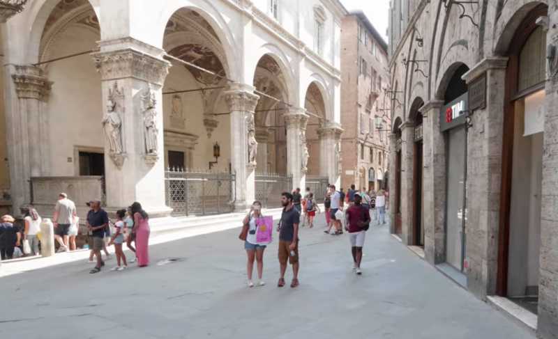 openculture's tweet photo. Explore the Entire World–from the Comfort of Quarantine–with 4K Walking Tours 

https://t.co/Bh6W9nL8ys https://t.co/IfFB3uNh6h