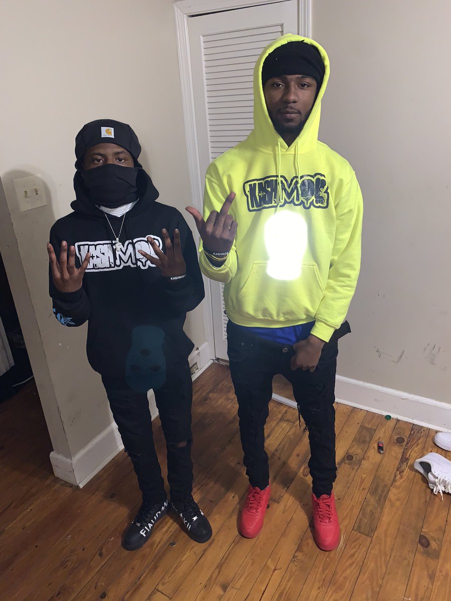 KingFlaud's tweet photo. Nigga donโt check 4 me, unless you got checks 4 me #WeRNotDaSame https://t.co/RqoaZglsm9