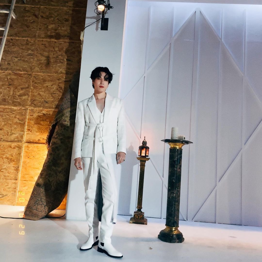 jhyukchow's tweet photo. he's literally the most visual idol I've ever seen https://t.co/EaRoqxaVED