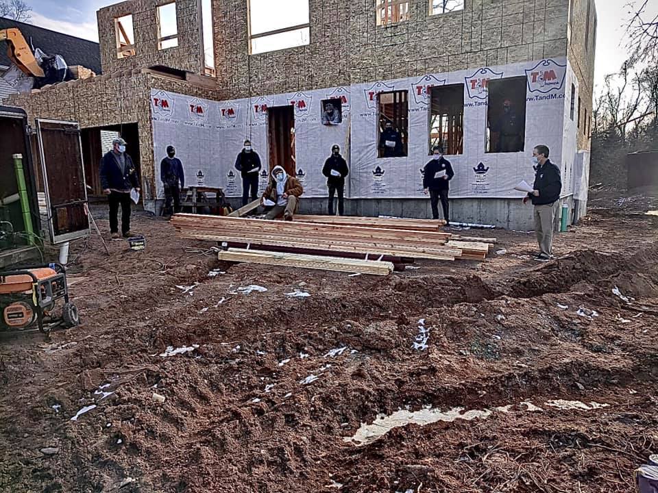 T&amp;M Homes with <a href="/GregUgalde/">Greg Ugalde</a> and Steve Temkin hold a #COVID19SafetyStandDown at their Glastonbury Glen Subdivision. Nice work <a href="/tandmhomes/">T&M Homes</a> ! 😷👷👍