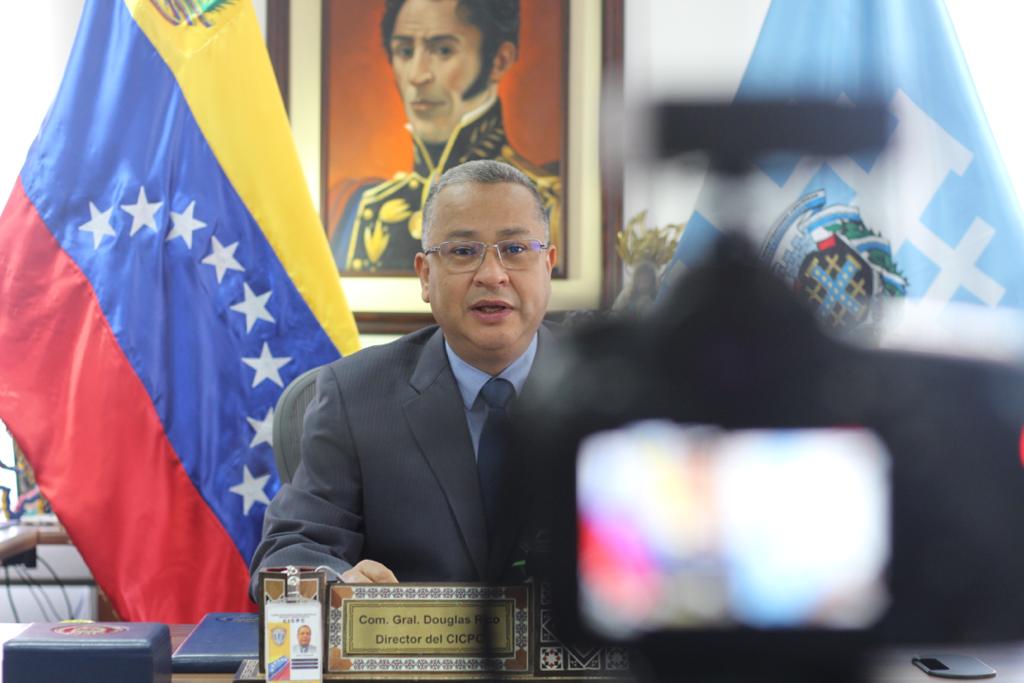 #Entérate | El Director del Cicpc , comisario general Douglas Rico, ofreció declaraciones sobre cinco casos de connotación nacional y balance de efectividad del año 2020, a través de una transmisión en vivo desde su cuenta Instagram <a href="/DouglasRicoVzla/">Douglas Rico</a> 👇
bit.ly/2Xzn0tV