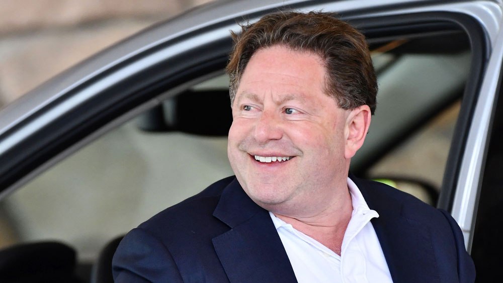 JoeShek3's tweet photo. My name is Bobby Kotick and I'm the CEO of Activision. I am also a huge fat cunt!!! #DMR #warzoneglitch #Callofduty #warzone https://t.co/6D5Eqa8um3