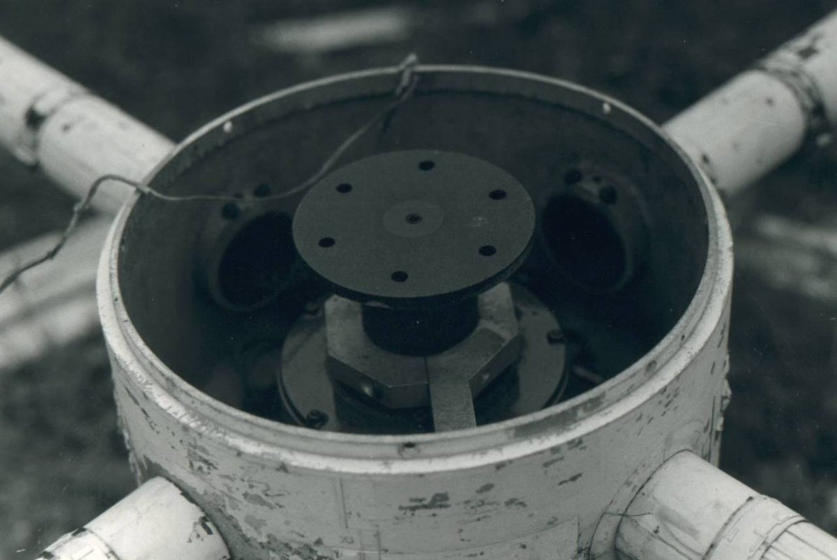 Here's where it gets interesting.. the rest of the Space Station V model was found abandoned in a dump nearly 50 years ago; as you can see from the pics taken, specifically the 3rd pic here, this section of the prop was missing even then  https://www.refocusedmedia.com/post/115334062660/rare-look-at-an-abandoned-space-station-v-prop